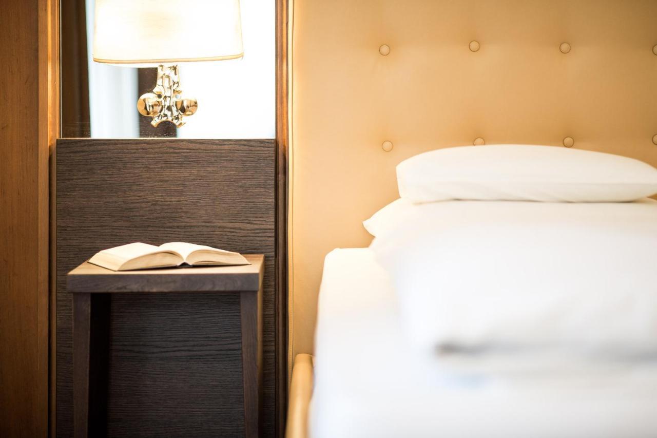 Hotel Haus Am Hang Caldaro Eksteriør billede